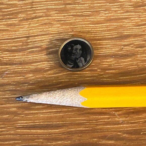 19th Century Antique Waistcoat Button with woman’s or child’s picture 1/2 inch - Picture 3 of 3